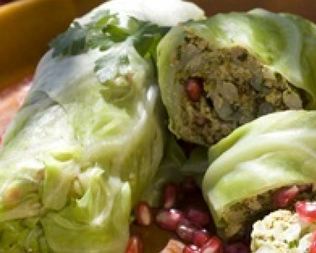 Рулет из капусты с грецкими орехами