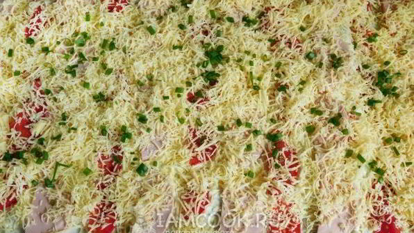 рулет из лаваша с колбасой и сыром