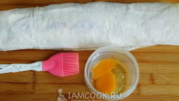 рулет из лаваша с колбасой и сыром