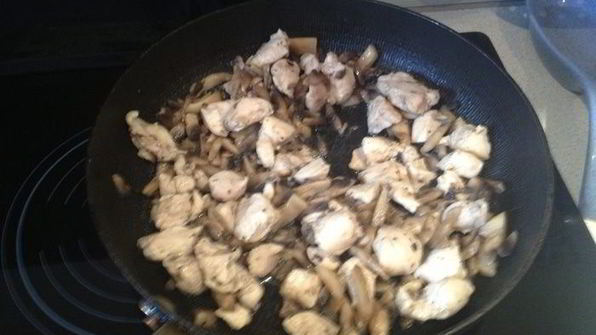 рулет из лаваша с курицей и шампиньонами