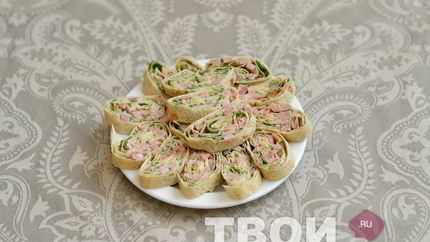 Рулет из лаваша с ветчиной