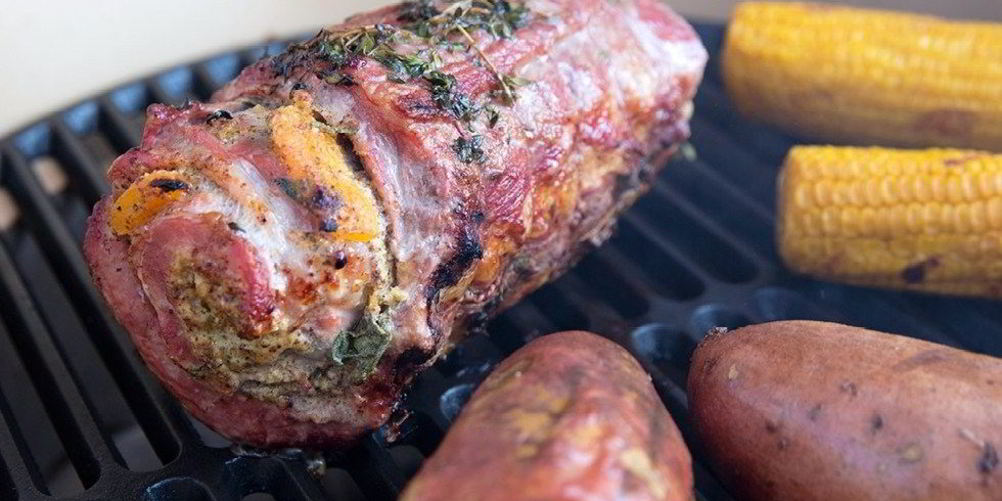 Рецепт рулет из свиной вырезки с абрикосами на гриле