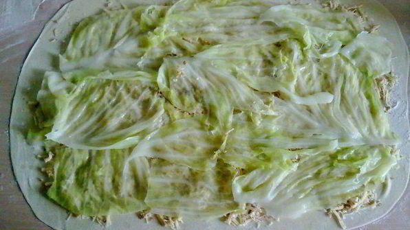 рулет с капустой и мясом