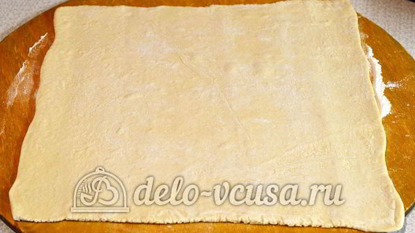 рулет с маком из слоеного теста