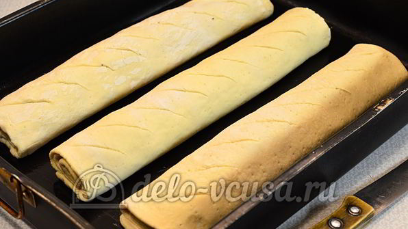 рулет с маком из слоеного теста