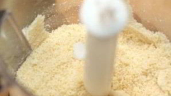 рулет с марципаном