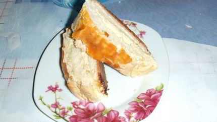 Рулет с творожной начинкой