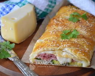 Рулет с ветчиной и сыром