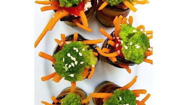 рулетики из баклажанов с брокколи