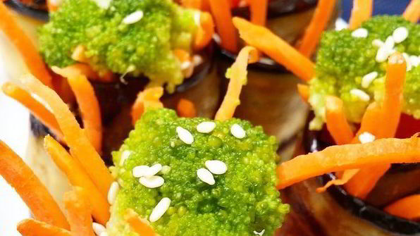 рулетики из баклажанов с брокколи