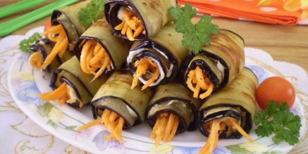Рецепт рулетики из баклажанов с морковкой и чесноком