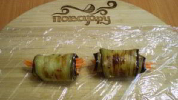 рулетики из баклажанов с морковкой и чесноком