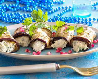 Рулетики из баклажанов с сыром