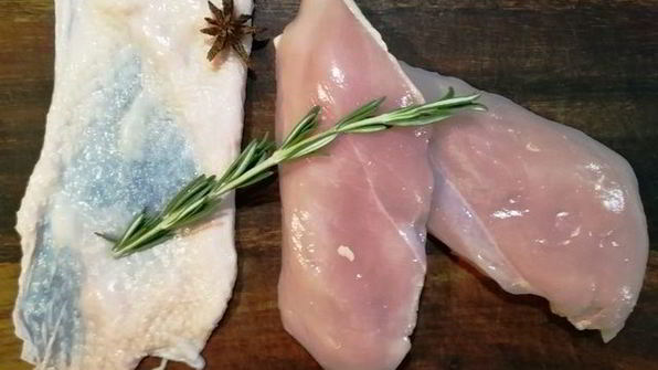 рулетики из куриного филе с начинкой из творожного сыра