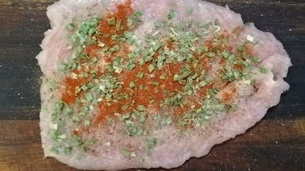 рулетики из куриного филе с начинкой из творожного сыра