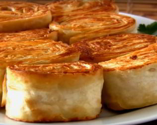 Рулетики из лаваша с курицей и сыром