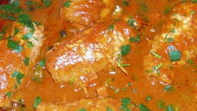 Рулетики из свинины в томатном соусе