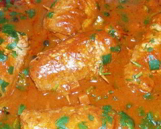 Рулетики из свинины в томатном соусе