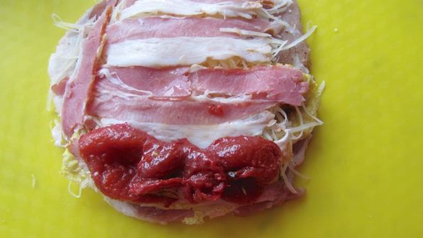 рулетики с беконом из мультиварки