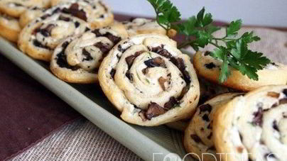 Рулетики с грибами и сыром