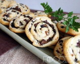 Рулетики с грибами и сыром