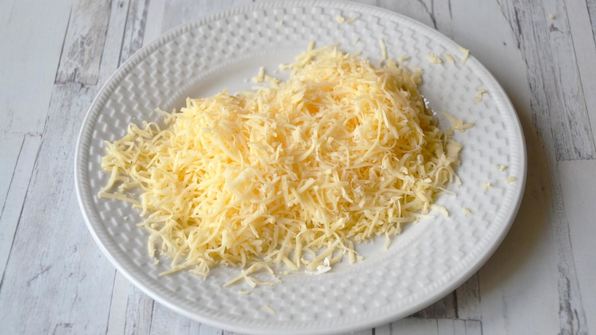 рулетики с сыром и чесноком из ветчины