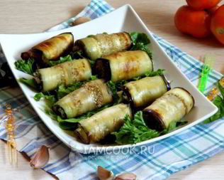 Рулеты из баклажанов с сыром и чесноком