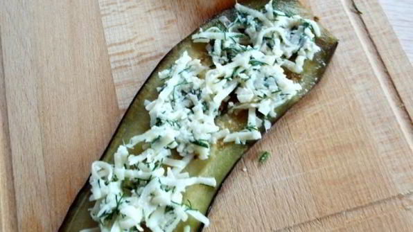 рулеты из баклажанов с сыром и чесноком