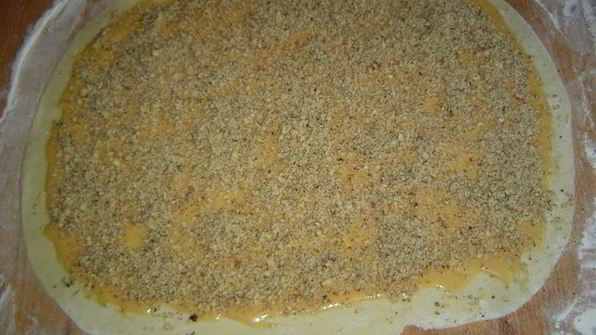 сдобный рулет из холодного дрожжевого теста