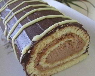 Шоколадный рулет в глазури Лакомка