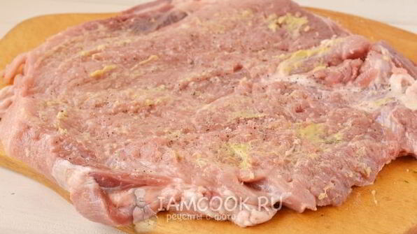 свиной рулет в духовке