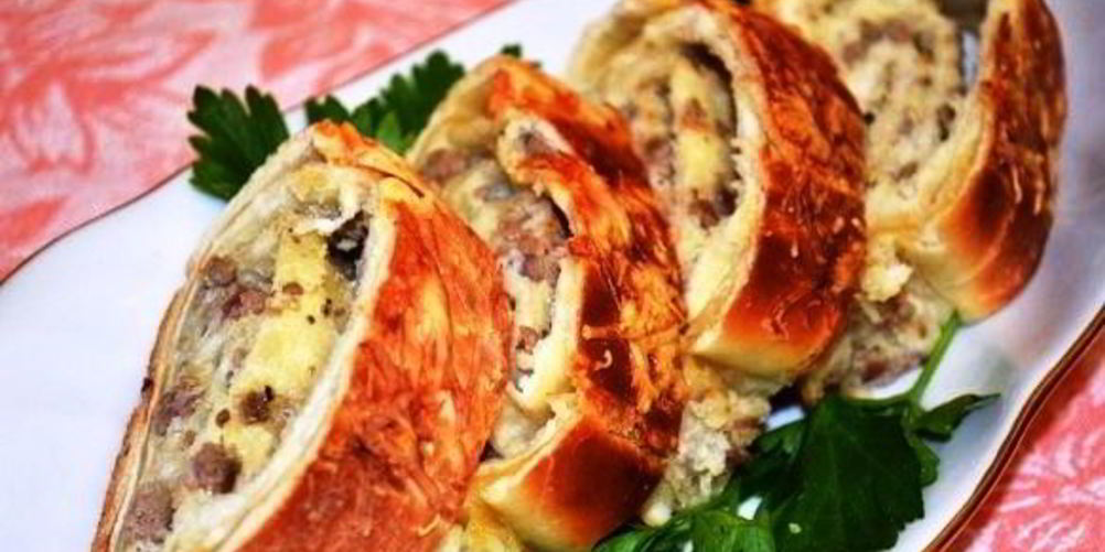 Рецепт закусочные рулеты из слоеного теста