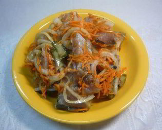 Рыбка маринованная