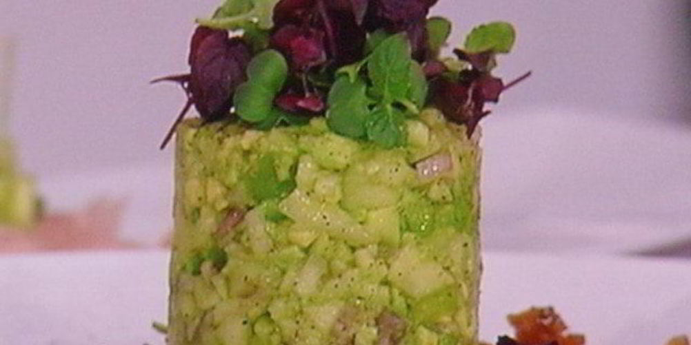 Рецепт севиче из филе форели с авокадово-яблочным тартаром