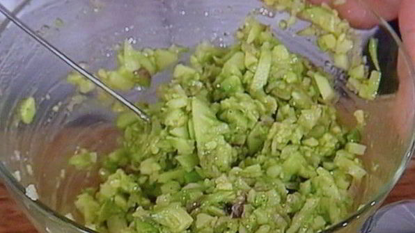 севиче из филе форели с авокадово-яблочным тартаром