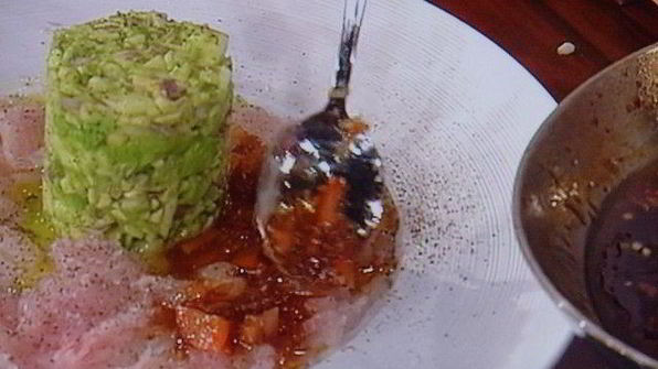 севиче из филе форели с авокадово-яблочным тартаром