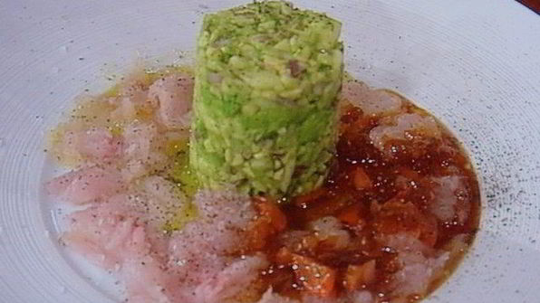 севиче из филе форели с авокадово-яблочным тартаром