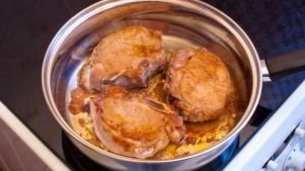 свинина, маринованная в соевом соусе и лимонном соке