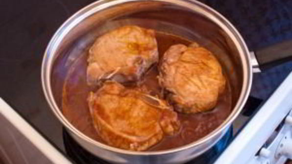 свинина, маринованная в соевом соусе и лимонном соке