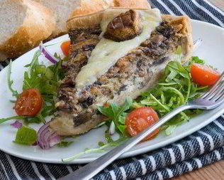 Грибной тарт с травами и грюйером