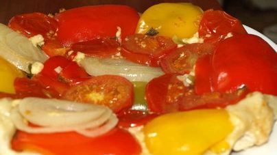 Овощной тарт с помидорами, болгарским перцем, луком