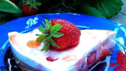 Тарт из печенья с нежной начинкой из клубники