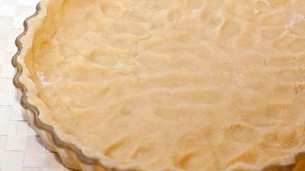 тарт с малиной и розмариновым кремом