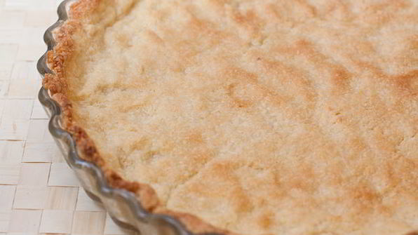 тарт с малиной и розмариновым кремом