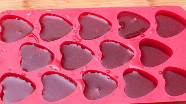 тарт с малиной и розмариновым кремом