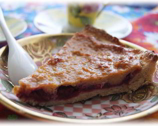 Тарт с малиной и заварным медовым кремом