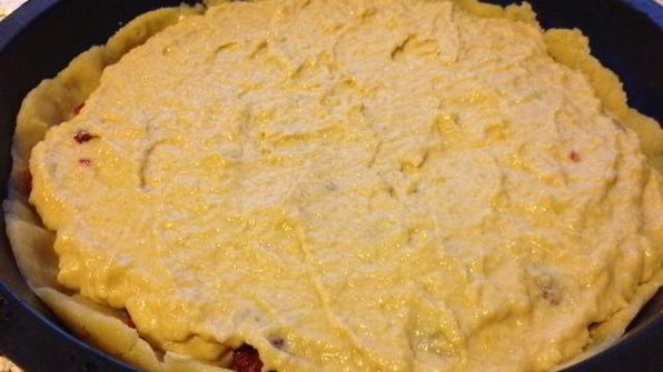 тарт с малиной и заварным медовым кремом