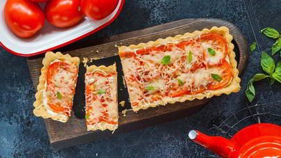 Тарт с помидорами и сыром