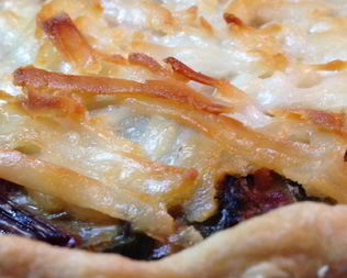 Тарт с пореем и мангольдом