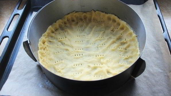 тарт с вишней и грецкими орехами